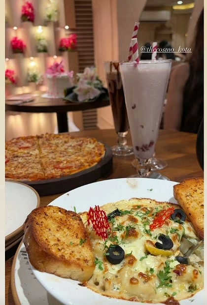 Pasta, pizza and shakes at The Cosmo