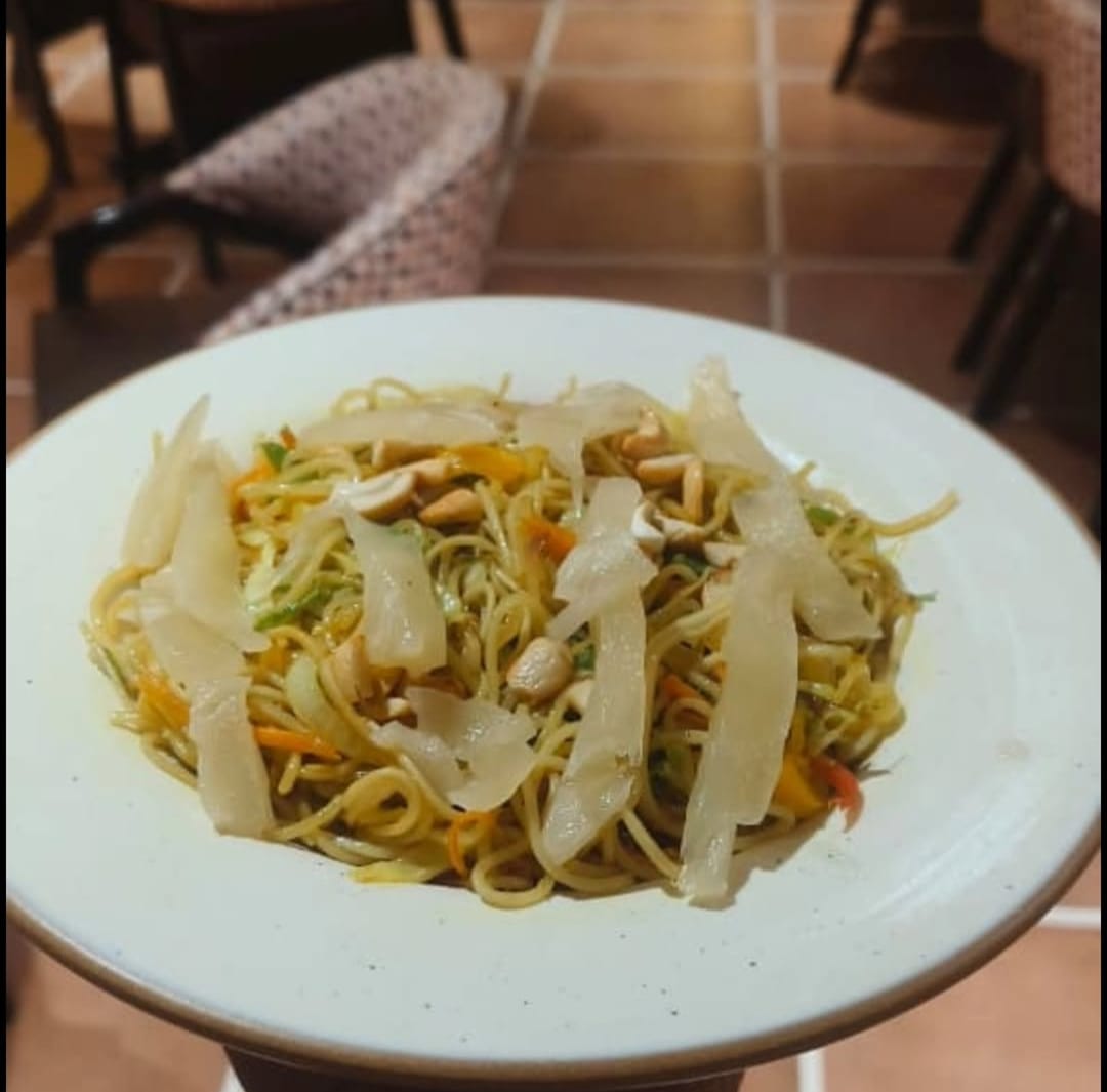 Veg hakka noodles at The Cosmo