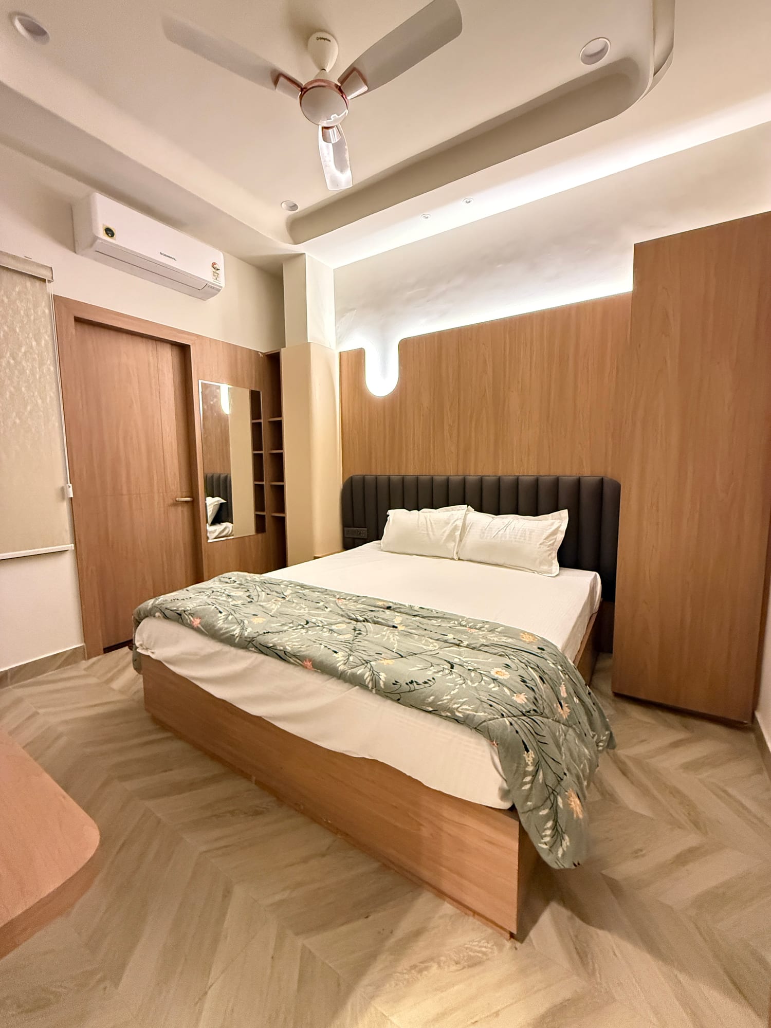 Deluxe Cosmo room with wardrobe and cove lighting