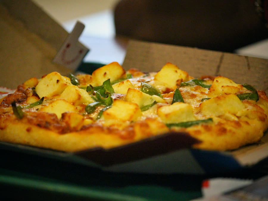 BBQ Paneer And Corn Pizza