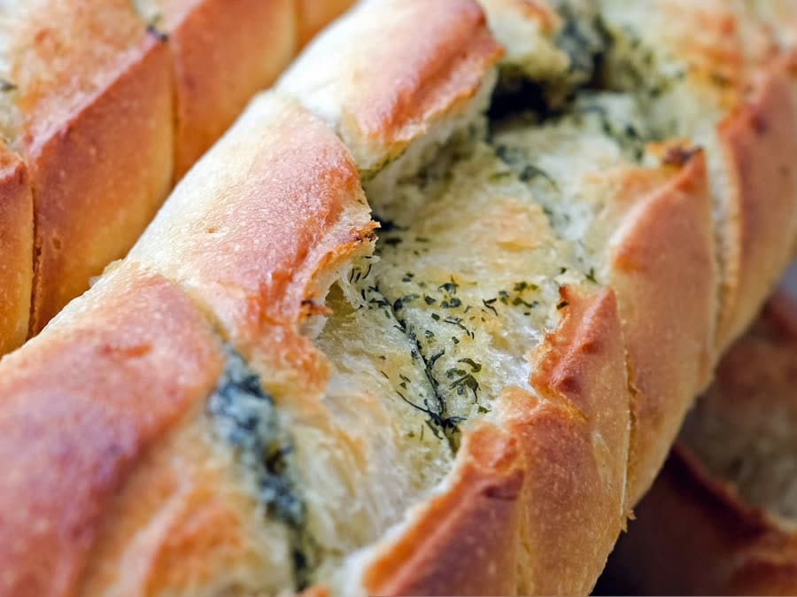 Garlic Loaf (Classic Garlic Bread)